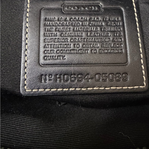 Vintage Coach#05089 Black Shoulder Bag with Buckle Details - Picture 9 of 9